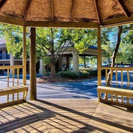 Clarion Inn & Suites Aiken South Exteriör bild