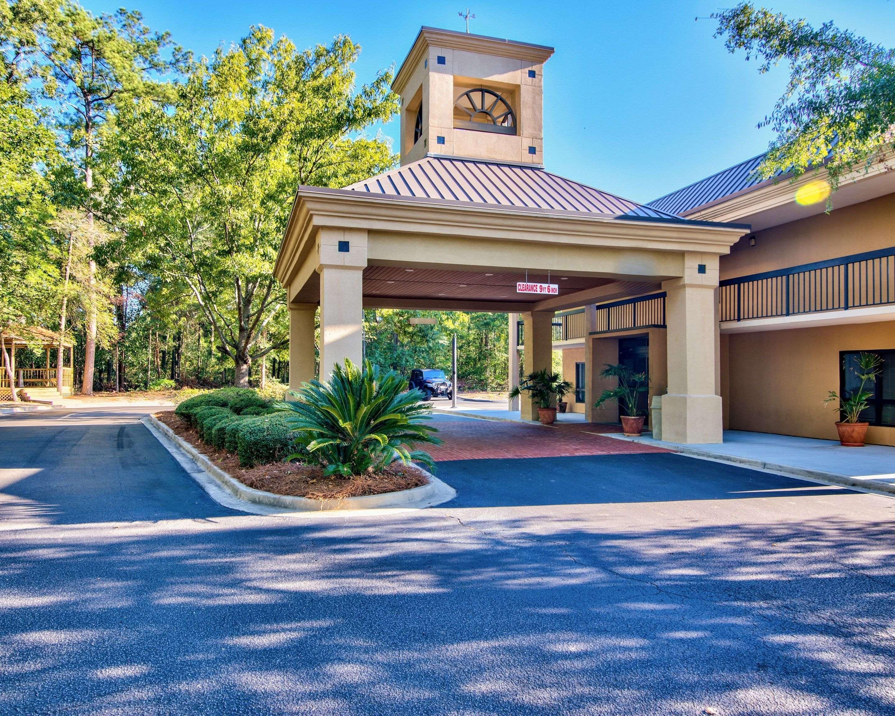 Clarion Inn & Suites Aiken South Exteriör bild