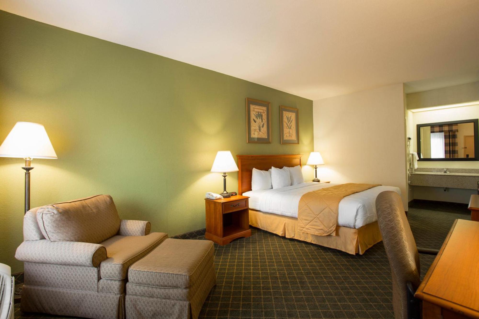 Clarion Inn & Suites Aiken South Exteriör bild