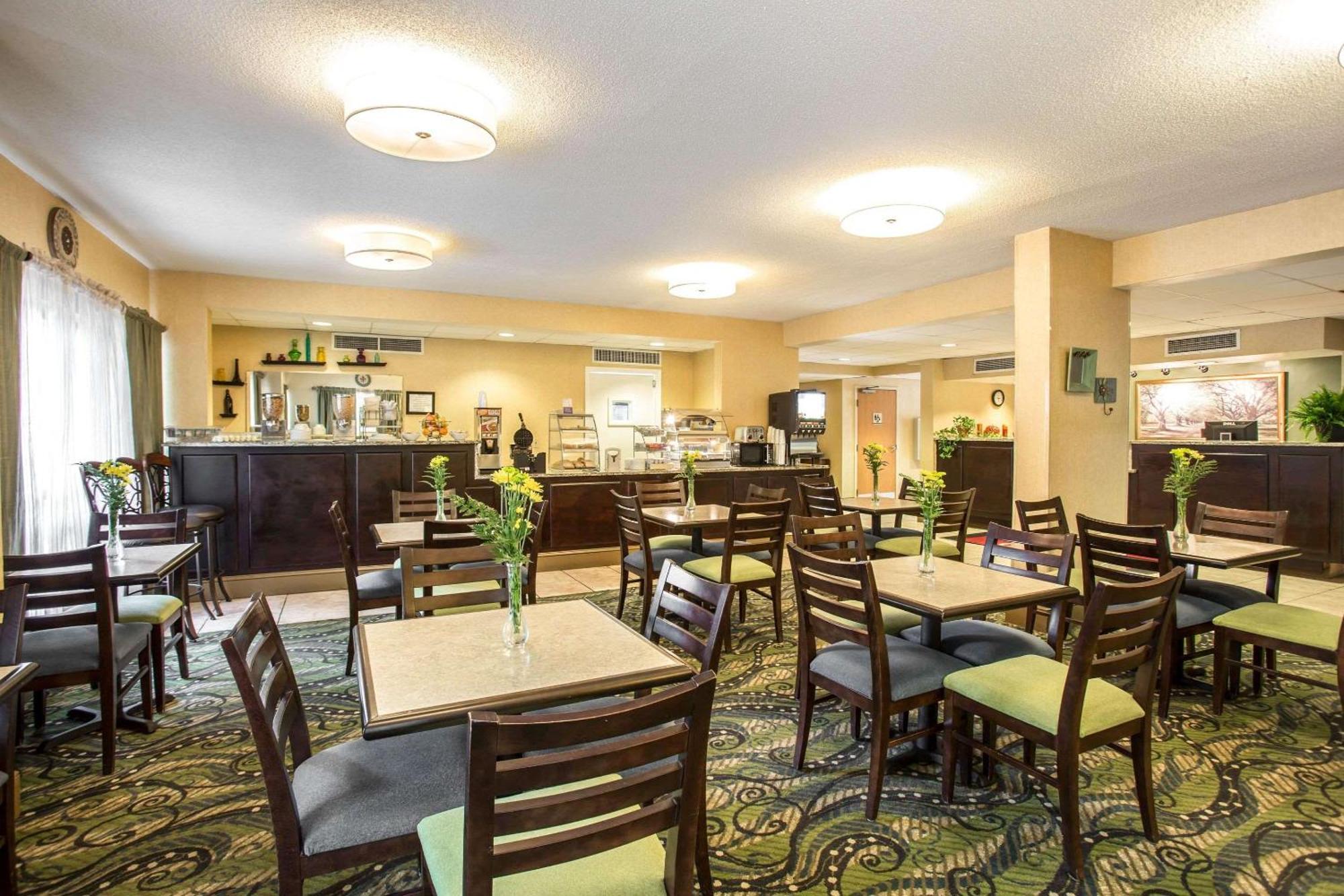Clarion Inn & Suites Aiken South Exteriör bild