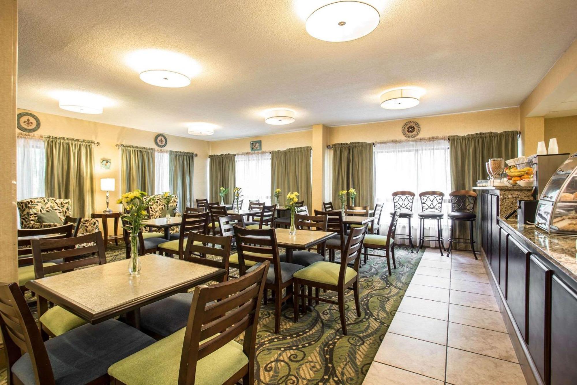 Clarion Inn & Suites Aiken South Exteriör bild