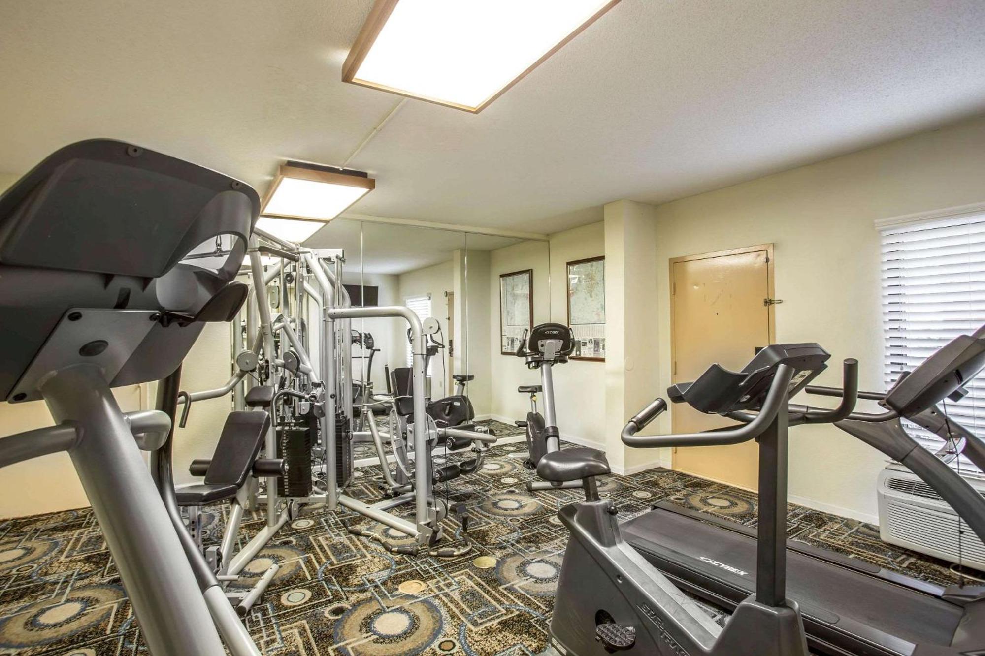 Clarion Inn & Suites Aiken South Exteriör bild