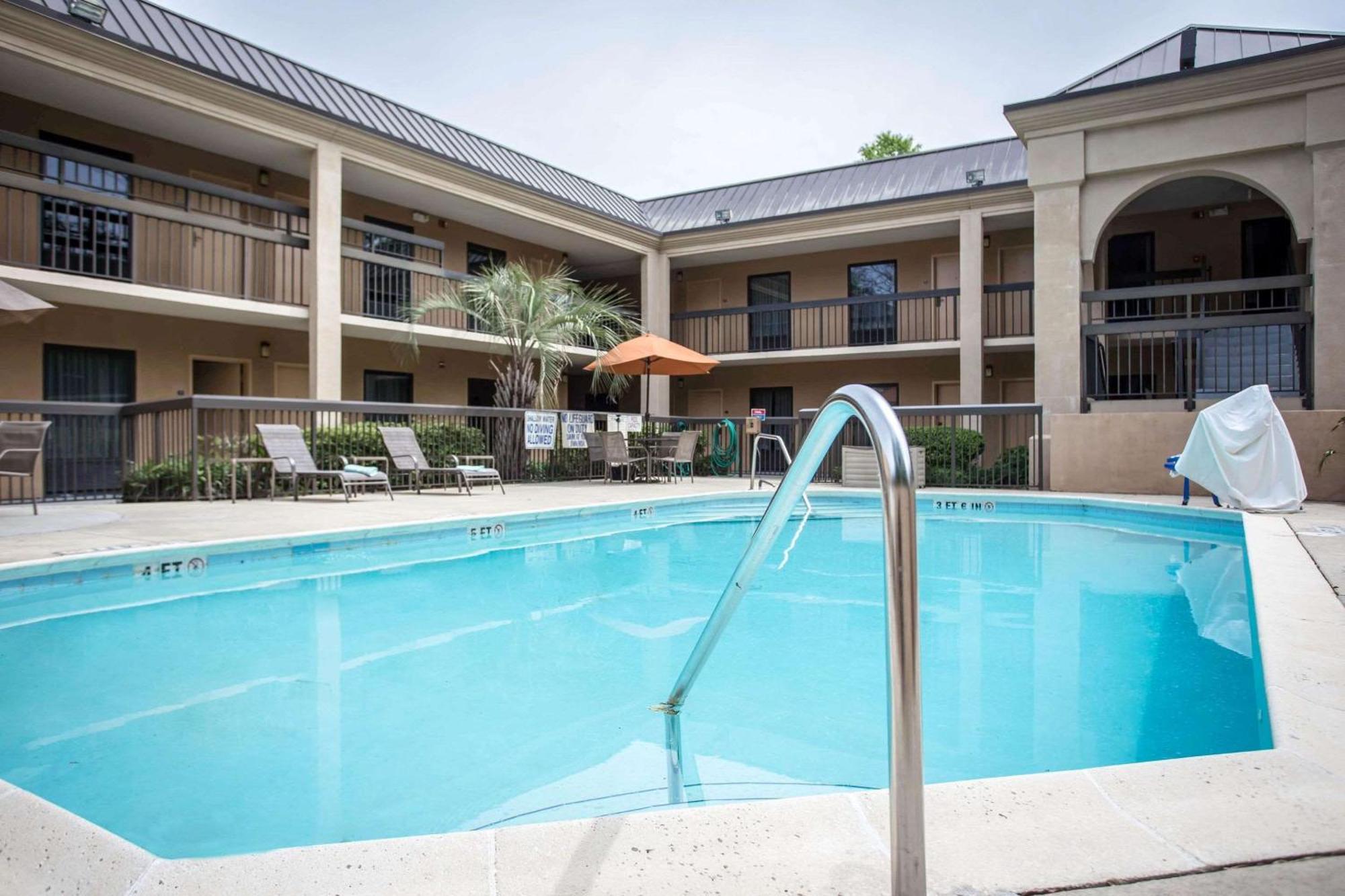 Clarion Inn & Suites Aiken South Exteriör bild