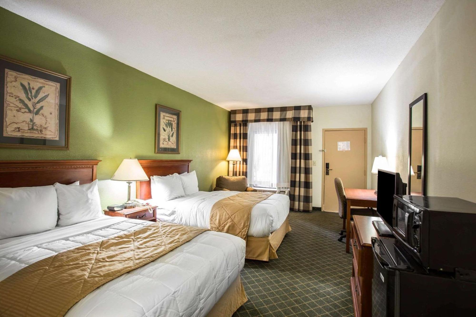 Clarion Inn & Suites Aiken South Exteriör bild