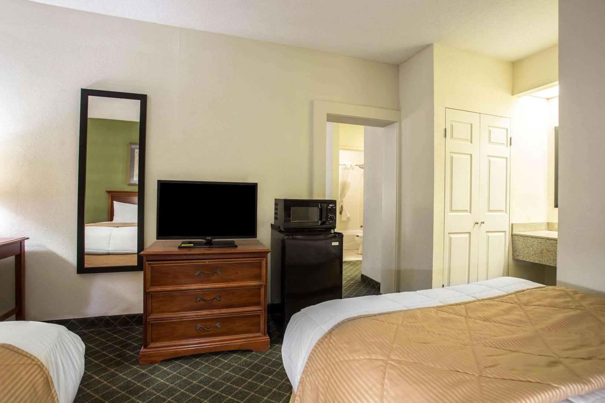 Clarion Inn & Suites Aiken South Exteriör bild
