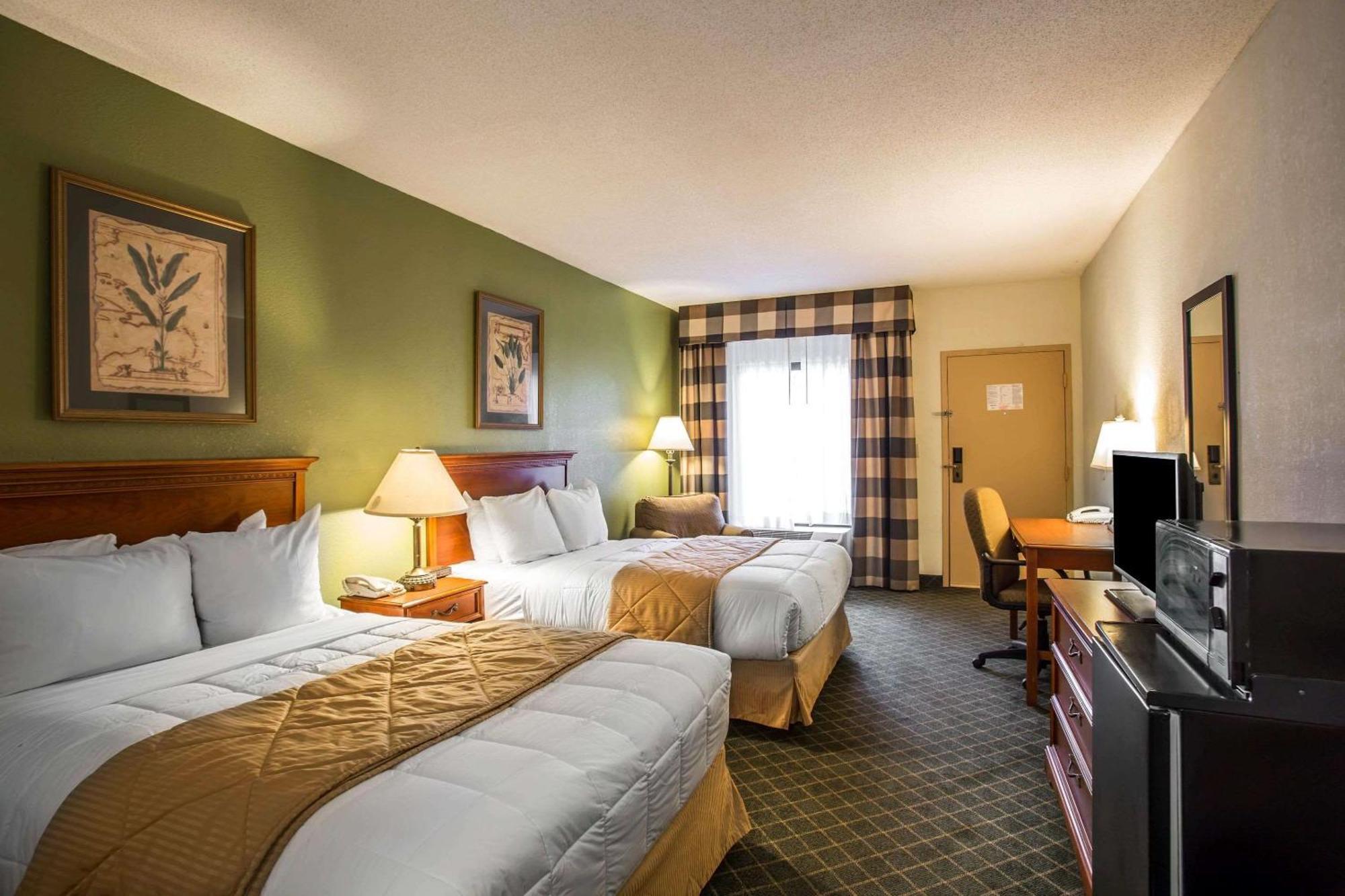 Clarion Inn & Suites Aiken South Exteriör bild