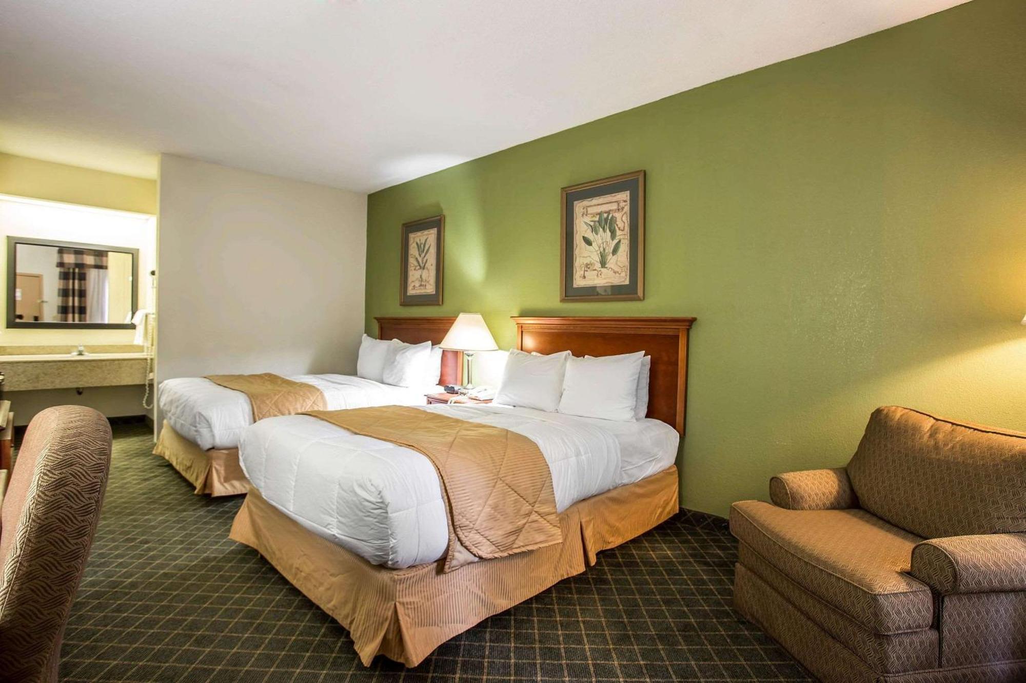 Clarion Inn & Suites Aiken South Exteriör bild