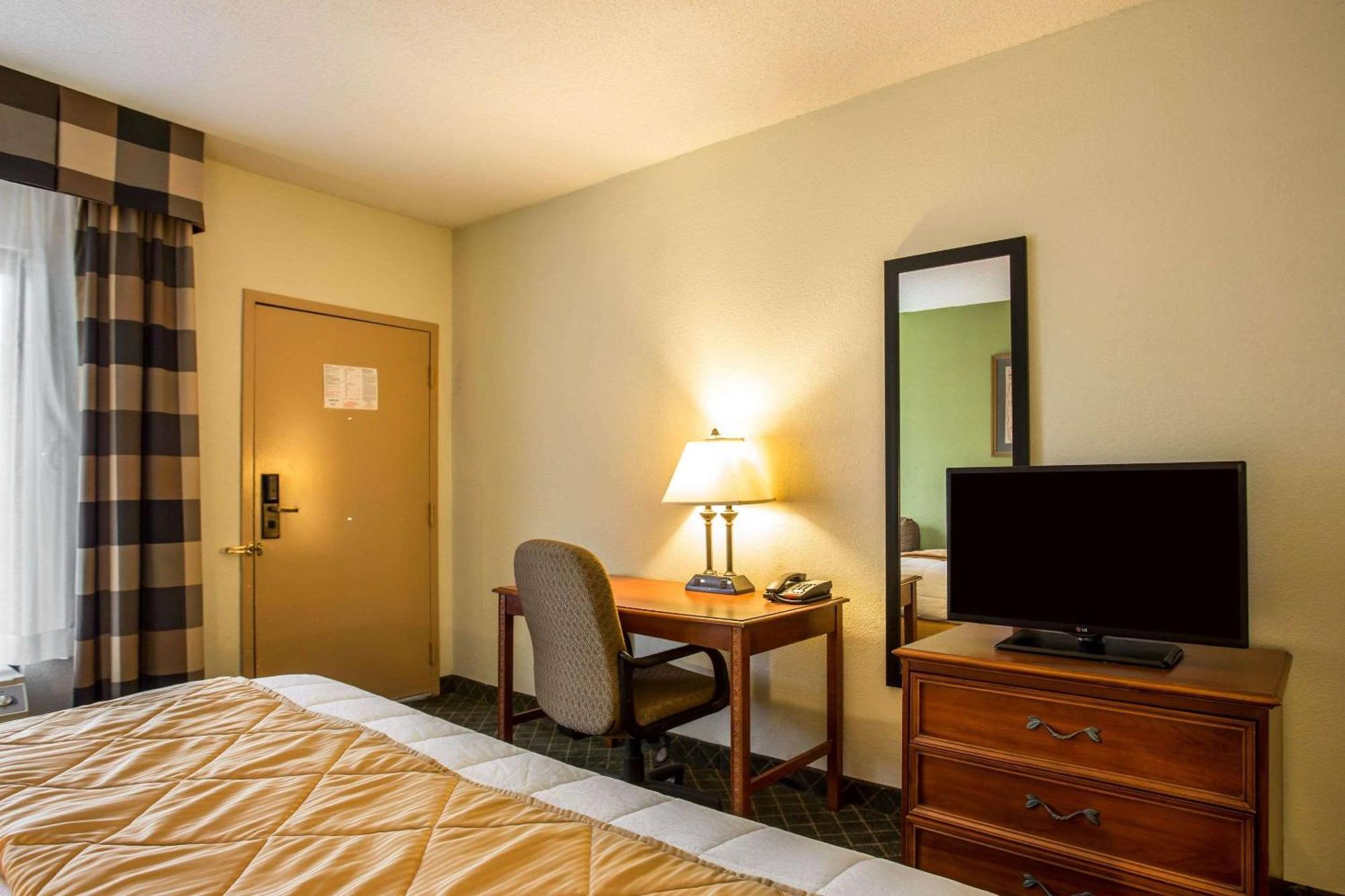 Clarion Inn & Suites Aiken South Exteriör bild