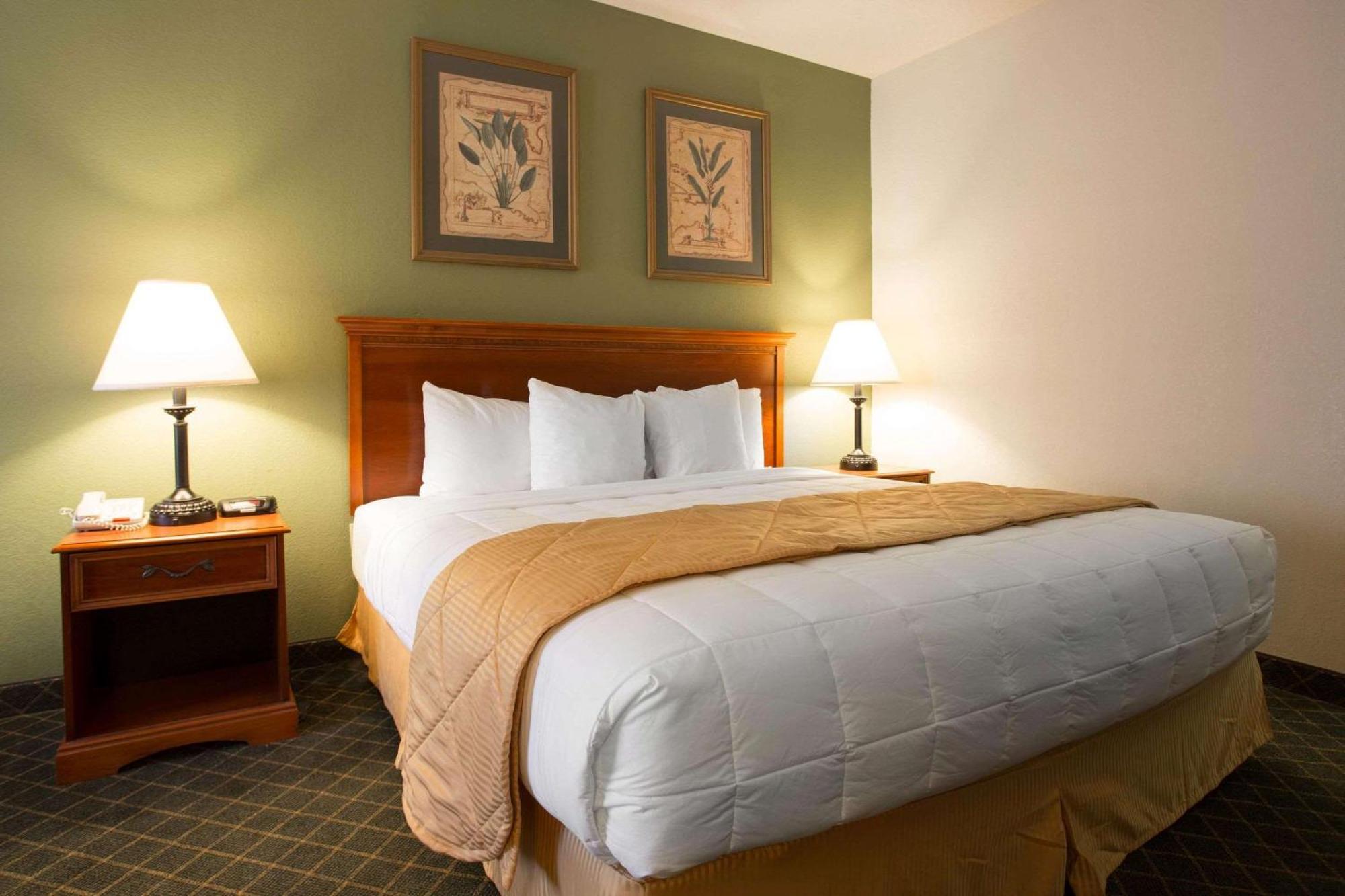 Clarion Inn & Suites Aiken South Exteriör bild