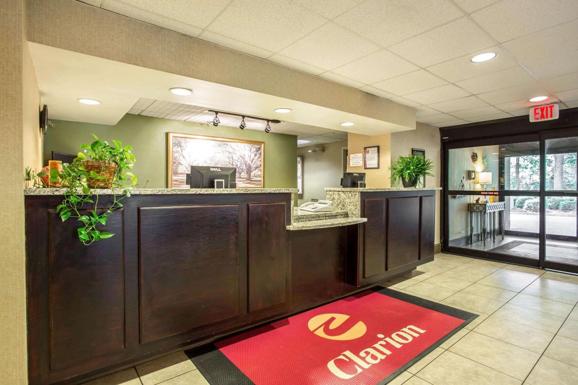 Clarion Inn & Suites Aiken South Exteriör bild