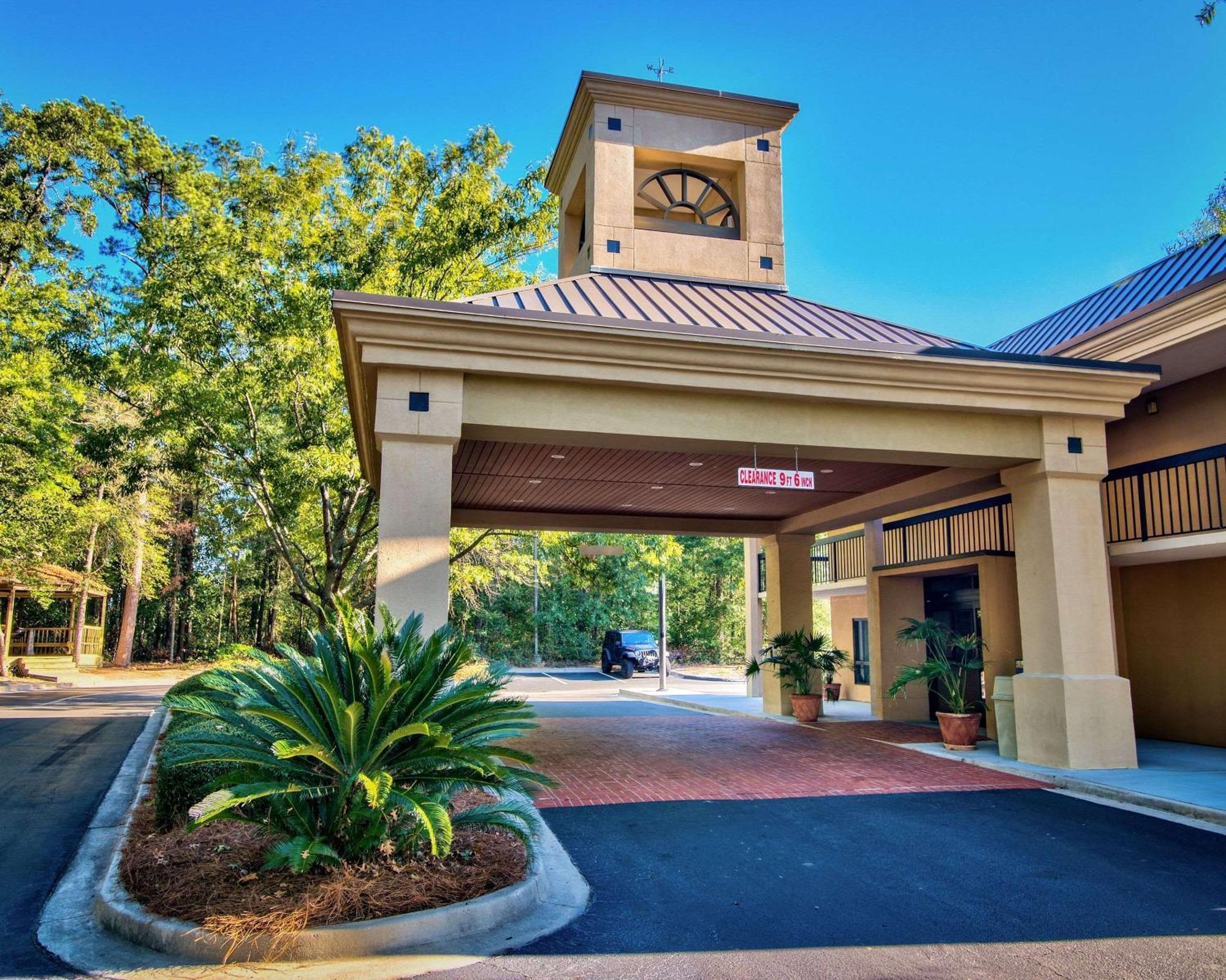 Clarion Inn & Suites Aiken South Exteriör bild